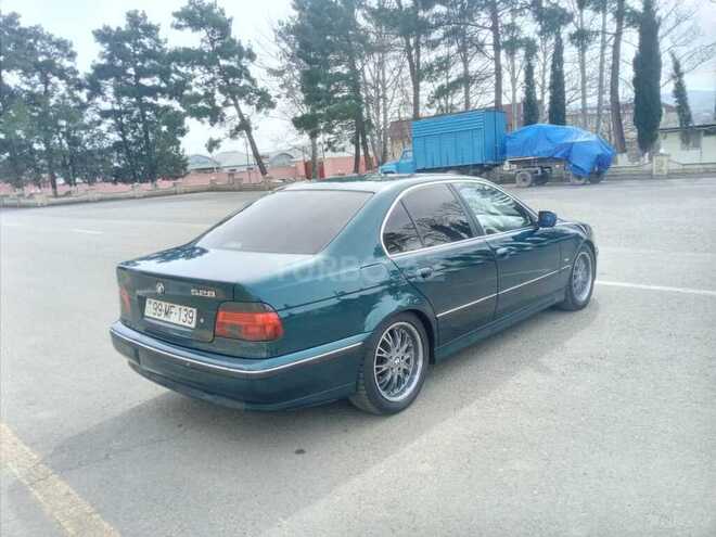 BMW 528 1996, 328,000 km - 2.8 l - Qazax