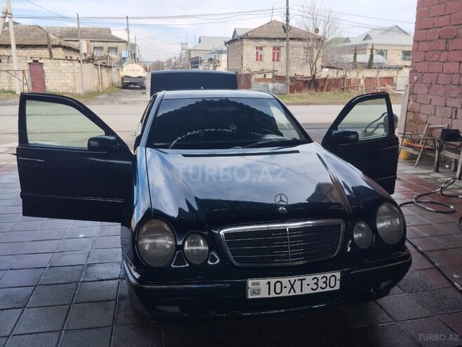 Mercedes E 240 2000, 320,000 km - 2.4 l - Yevlax
