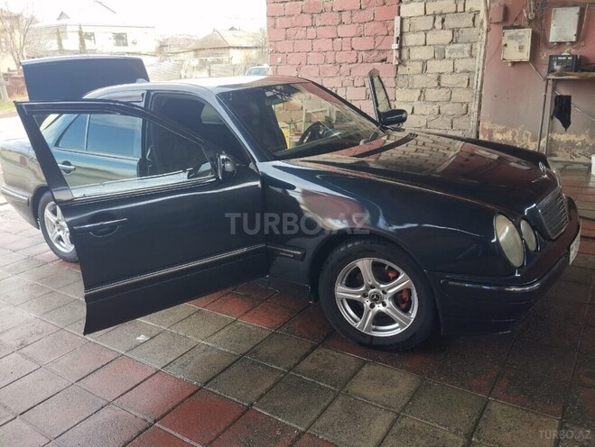 Mercedes E 240 2000, 320,000 km - 2.4 l - Yevlax