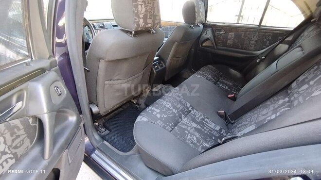 Mercedes E 240 1998, 235,600 km - 2.4 l - Zaqatala