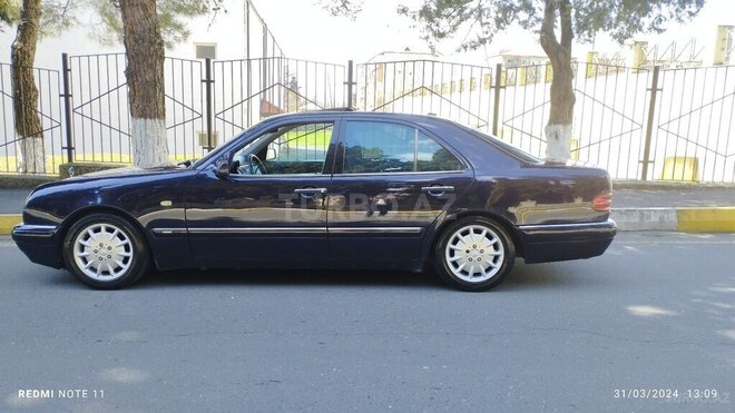 Mercedes E 240 1998, 235,600 km - 2.4 l - Zaqatala
