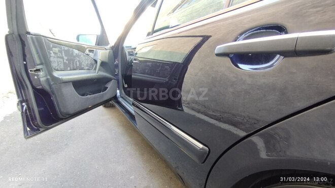 Mercedes E 240 1998, 235,600 km - 2.4 l - Zaqatala