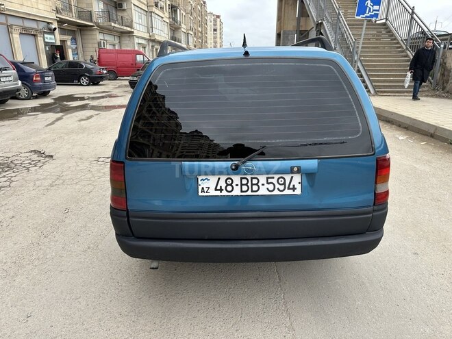 Opel Astra 1993, 228,000 km - 1.8 l - Bakı