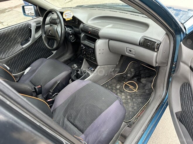 Opel Astra 1993, 228,000 km - 1.8 l - Bakı