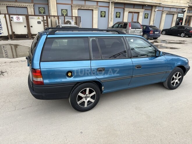 Opel Astra 1993, 228,000 km - 1.8 l - Bakı