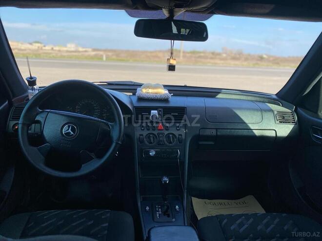 Mercedes C 230 1998, 209,000 km - 2.3 l - Yevlax