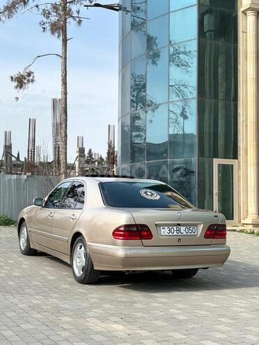 Mercedes E 240 2000, 327,000 km - 2.4 l - Bakı