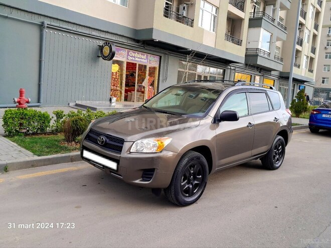 Toyota RAV4 2011, 213,000 km - 2.4 l - Bakı