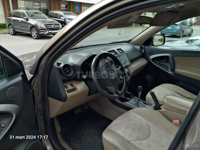 Toyota RAV4 2011, 213,000 km - 2.4 l - Bakı