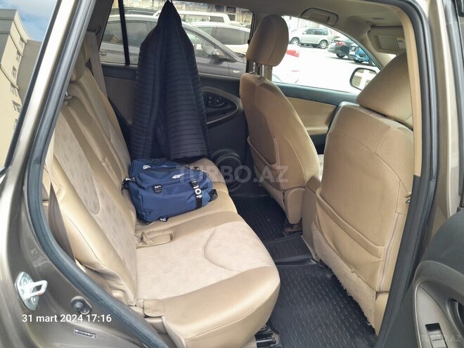 Toyota RAV4 2011, 213,000 km - 2.4 l - Bakı