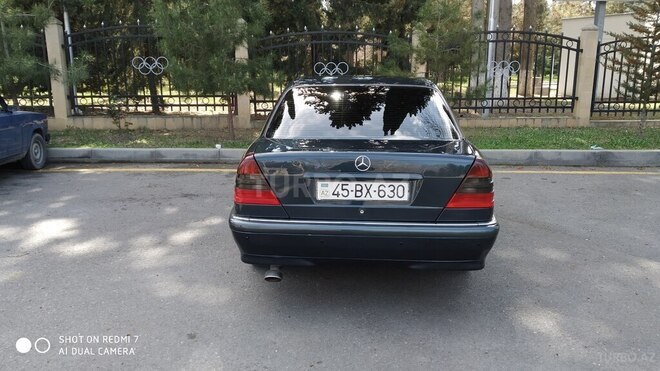 Mercedes C 220 1999, 320,000 km - 2.2 л - Mingəçevir