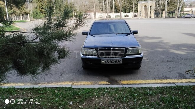 Mercedes C 220 1999, 320,000 km - 2.2 л - Mingəçevir