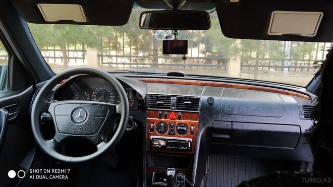 Mercedes C 220 1999, 320,000 km - 2.2 л - Mingəçevir