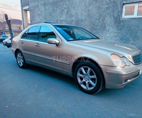 Mercedes C 240 2002, 244,667 km - 2.4 л - Balakən
