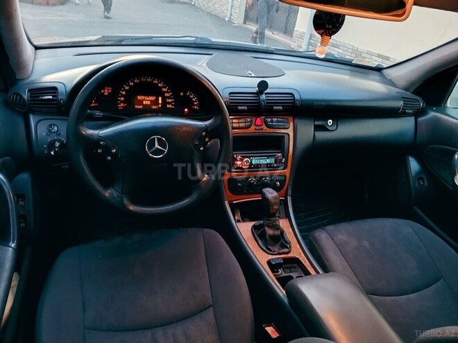Mercedes C 240 2002, 244,667 km - 2.4 л - Balakən