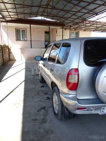 Chevrolet Niva 2006, 215,000 km - 1.7 л - Şirvan