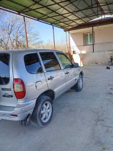 Chevrolet Niva 2006, 215,000 km - 1.7 л - Şirvan