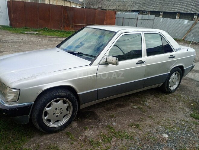 Mercedes 190 1989, 500,000 km - 2.0 l - Qəbələ