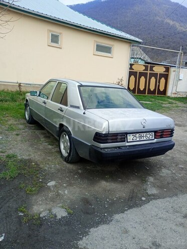 Mercedes 190 1989, 500,000 km - 2.0 l - Qəbələ