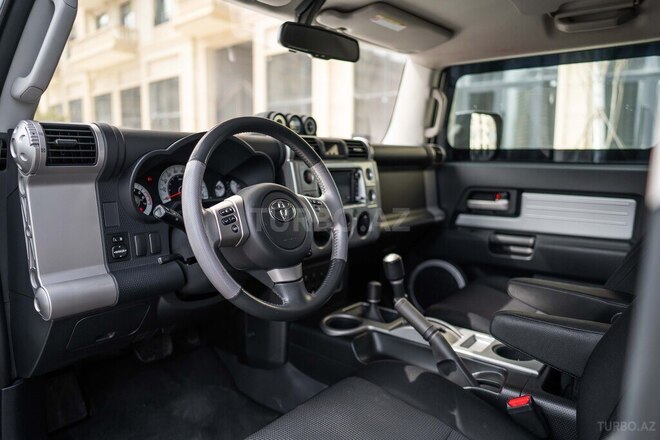Toyota FJ Cruiser 2012, 96,000 km - 4.0 л - Bakı