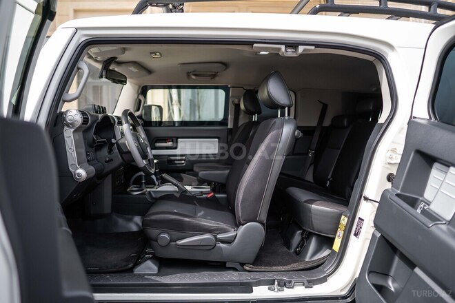 Toyota FJ Cruiser 2012, 96,000 km - 4.0 л - Bakı
