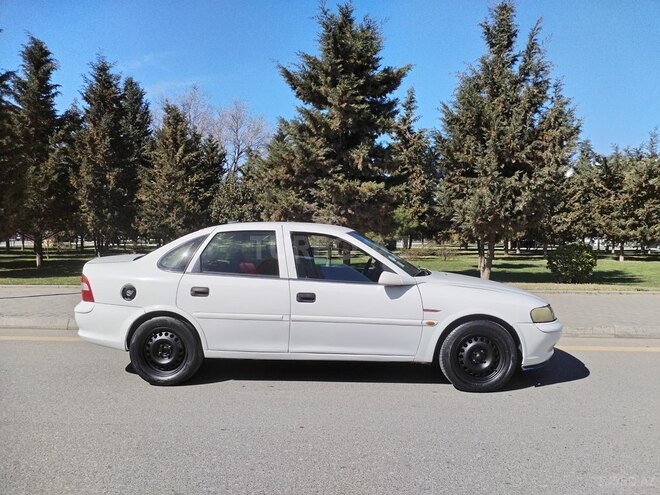 Opel Vectra 1997, 265,411 km - 1.8 l - Bakı