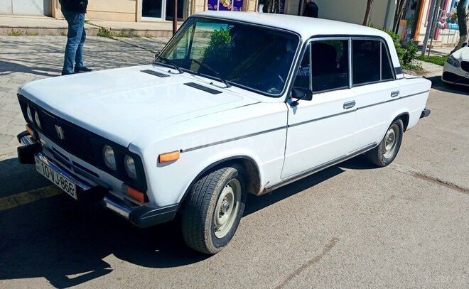 LADA (VAZ) 2106 2000, 100,000 km - 1.6 л - Salyan
