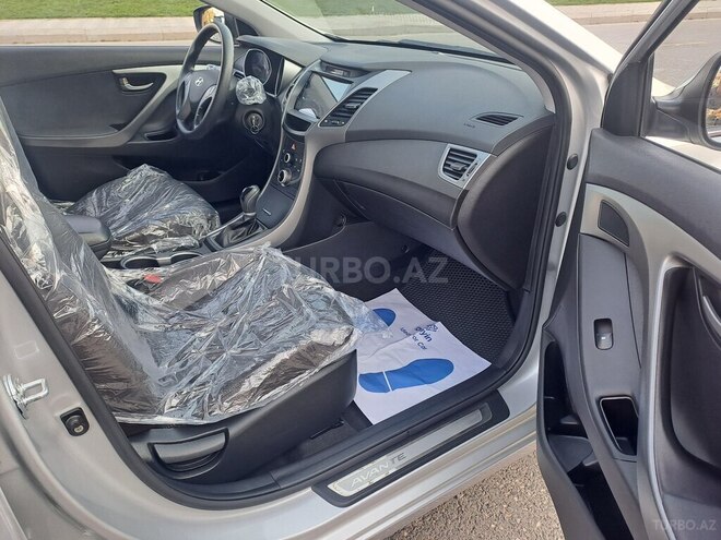 Hyundai Elantra 2015, 127,971 km - 1.6 l - Bakı