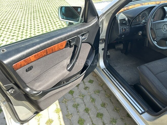Mercedes C 240 1999, 267,000 km - 2.4 л - Şəmkir