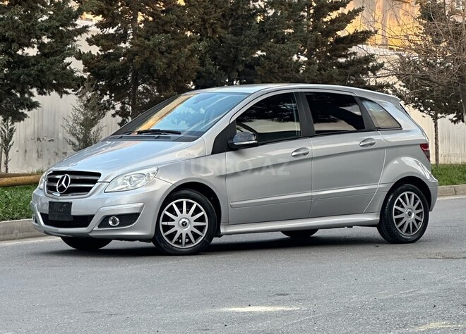 Mercedes B 180 2009, 95,000 km - 1.7 л - Bakı
