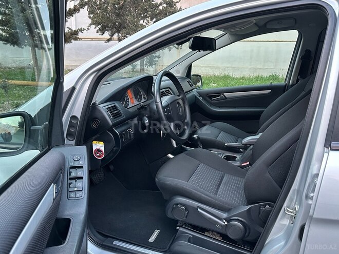 Mercedes B 180 2009, 95,000 km - 1.7 л - Bakı