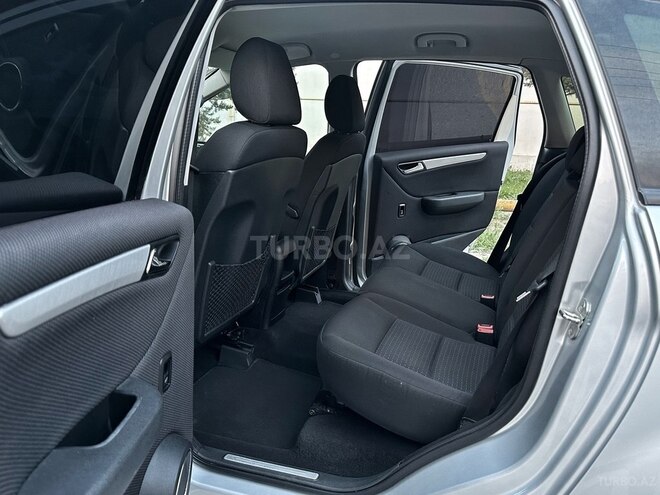 Mercedes B 180 2009, 95,000 km - 1.7 л - Bakı
