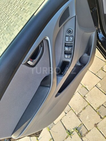 Hyundai Elantra 2015, 70,000 km - 1.8 l - Bakı