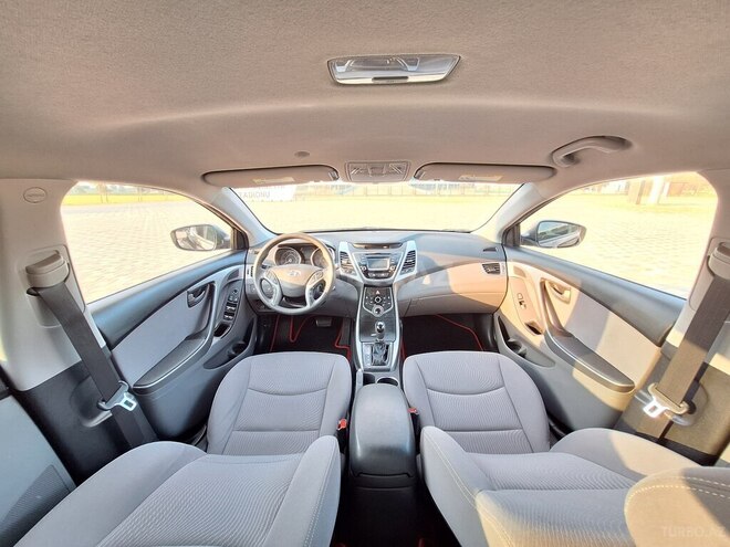 Hyundai Elantra 2015, 70,000 km - 1.8 l - Bakı