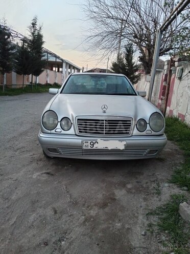 Mercedes E 220 1998, 180,000 km - 2.2 л - Sabirabad