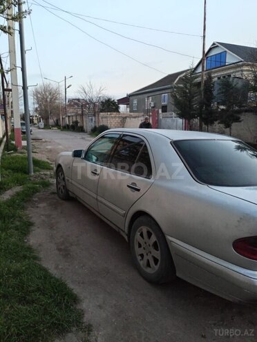 Mercedes E 220 1998, 180,000 km - 2.2 л - Sabirabad