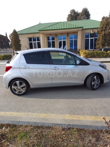 Toyota Vitz 2015, 78,755 km - 1.3 л - Sumqayıt
