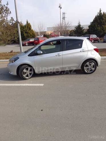 Toyota Vitz 2015, 78,755 km - 1.3 л - Sumqayıt