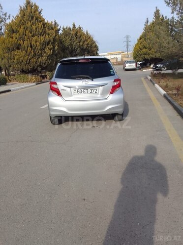 Toyota Vitz 2015, 78,755 km - 1.3 л - Sumqayıt