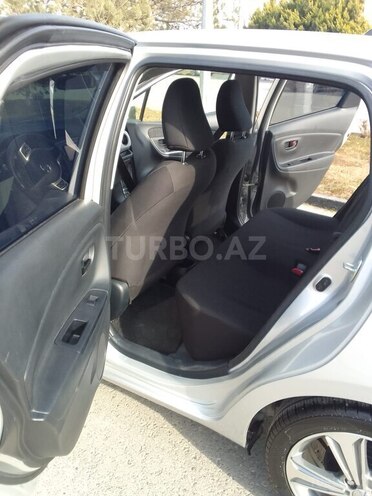 Toyota Vitz 2015, 78,755 km - 1.3 л - Sumqayıt