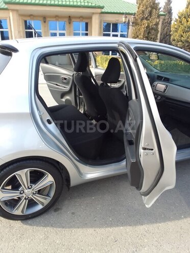Toyota Vitz 2015, 78,755 km - 1.3 л - Sumqayıt