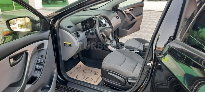 Hyundai Elantra 2015, 71,000 km - 1.8 л - Bakı