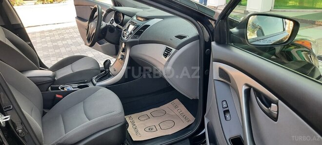 Hyundai Elantra 2015, 71,000 km - 1.8 л - Bakı