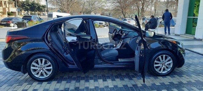 Hyundai Elantra 2015, 71,000 km - 1.8 л - Bakı