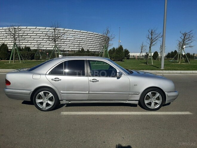 Mercedes E 300 1999, 117,000 km - 3.0 l - Bakı