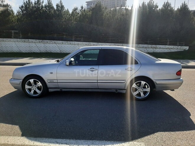 Mercedes E 300 1999, 117,000 km - 3.0 l - Bakı