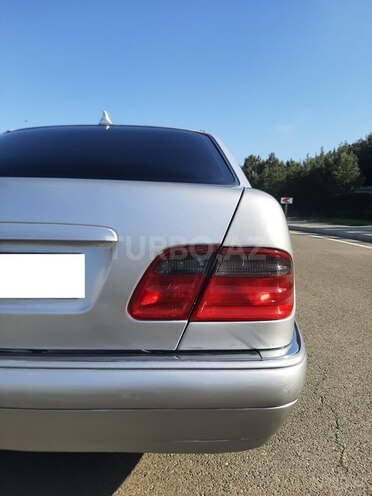 Mercedes E 300 1999, 117,000 km - 3.0 l - Bakı
