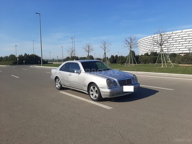 Mercedes E 300 1999, 117,000 km - 3.0 l - Bakı