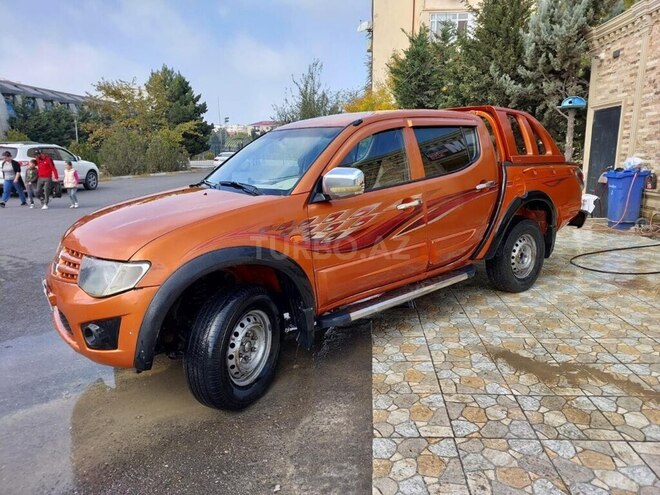 Mitsubishi L200 2012, 406,000 km - 2.5 l - Sumqayıt