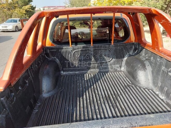 Mitsubishi L200 2012, 406,000 km - 2.5 l - Sumqayıt